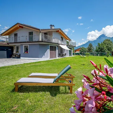 Casa Jacqueline Feriehus Dongo
